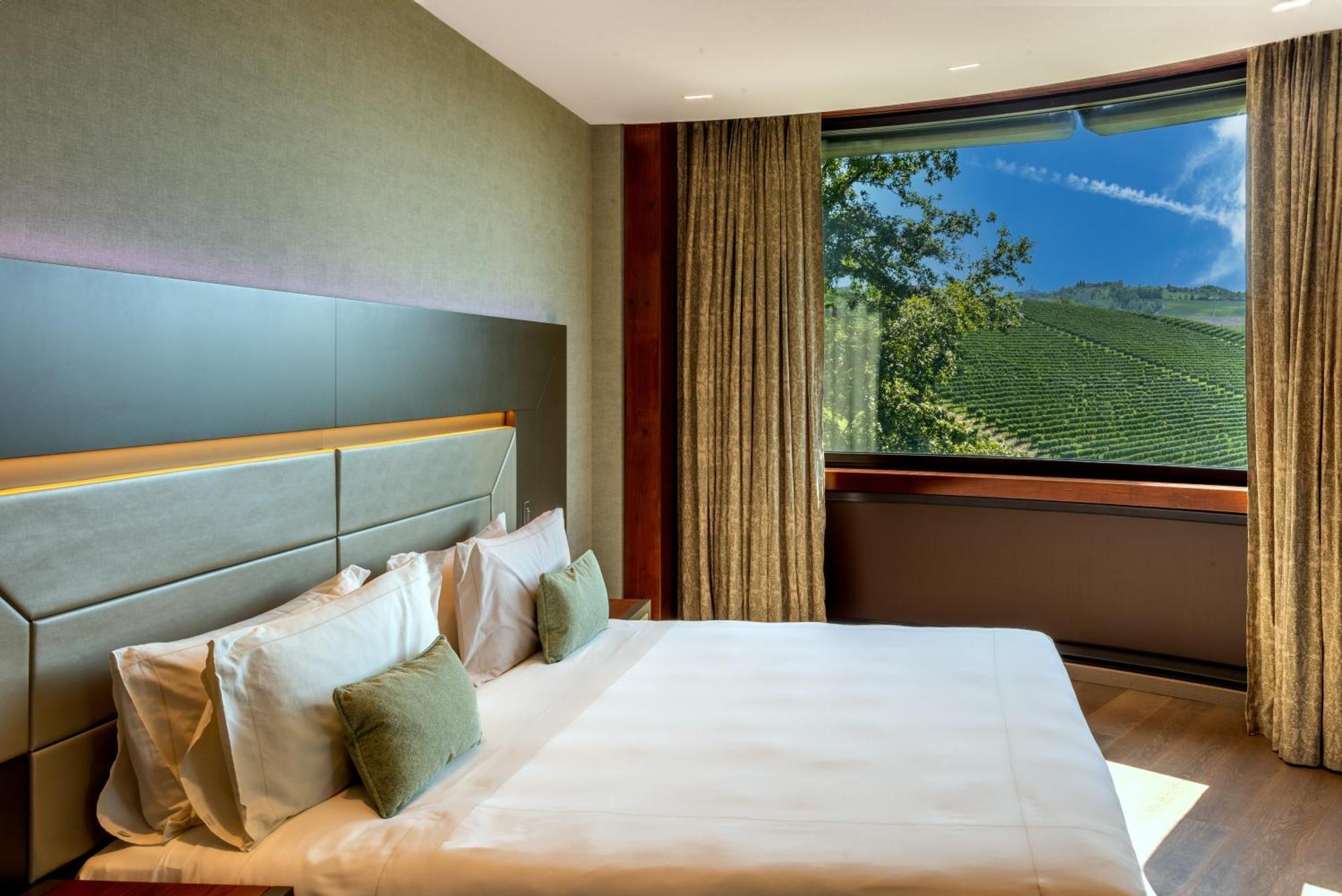 Hotel Il Boscareto & Serralunga d'Alba